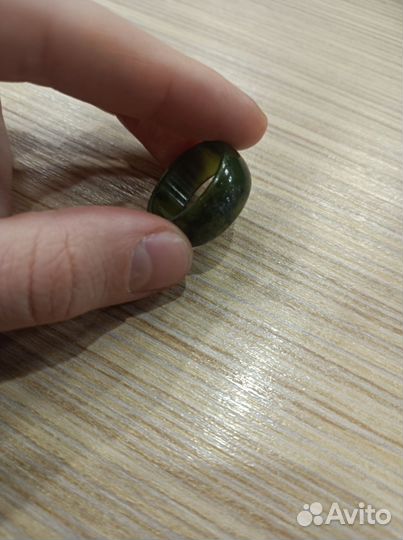 Кольцо из нефрита