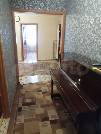 4-к. квартира, 58 м², 1/3 эт.