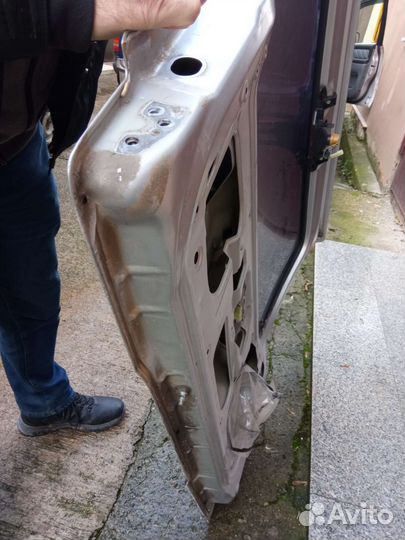 Дверь задняя Suzuki Jimny JB43