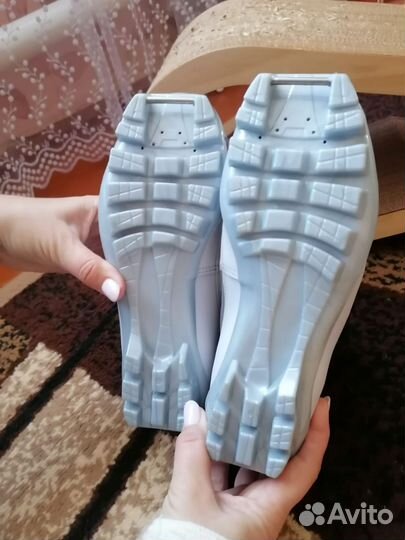 Лыжные ботинки