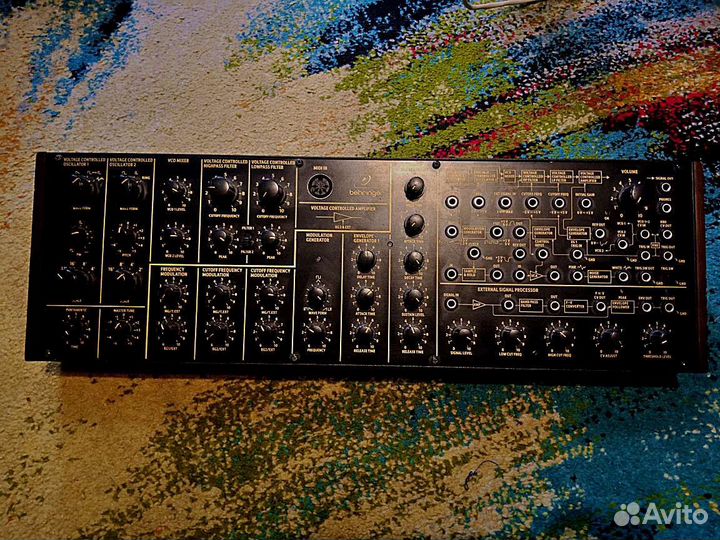 Синтезатор Behringer k-2