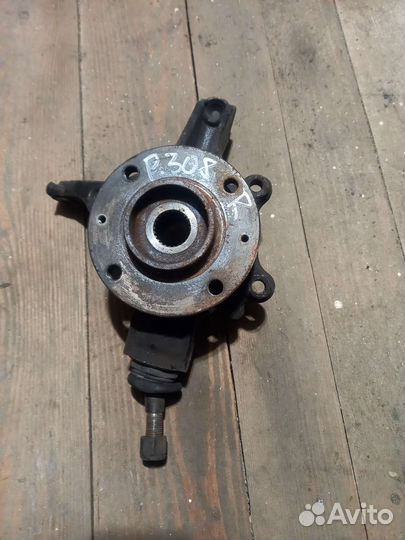 Поворотный Кулак правый Пежо 308 2010 год