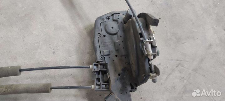 Замок двери задней левой Ниссан теана j32