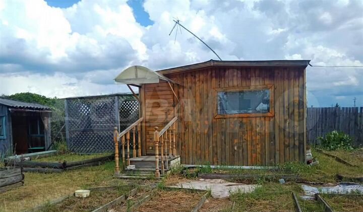 Дача 20 м² на участке 8 сот.