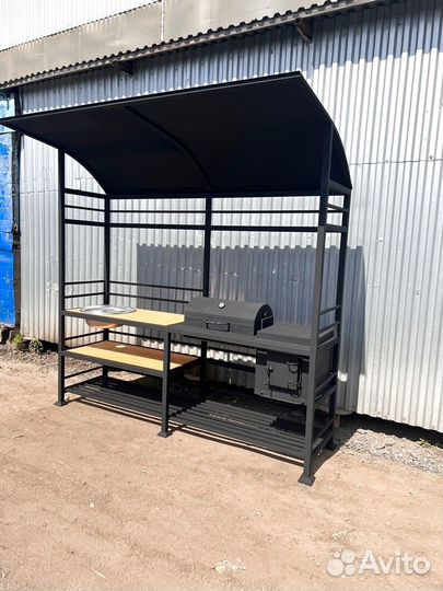 Мангал с крышей