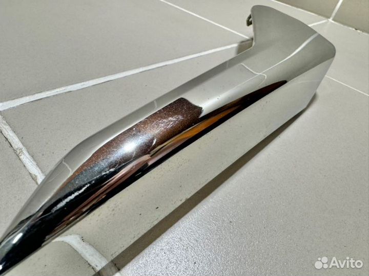 Накладка бампера передняя левая Toyota Land