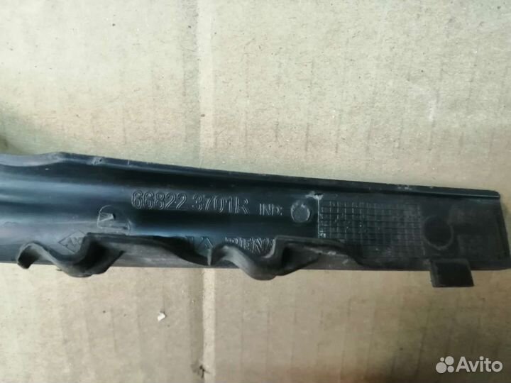 Накладка лобового стекла Рено Логан 2