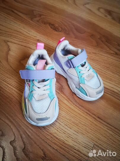 Кроссовки детские для девочки 25