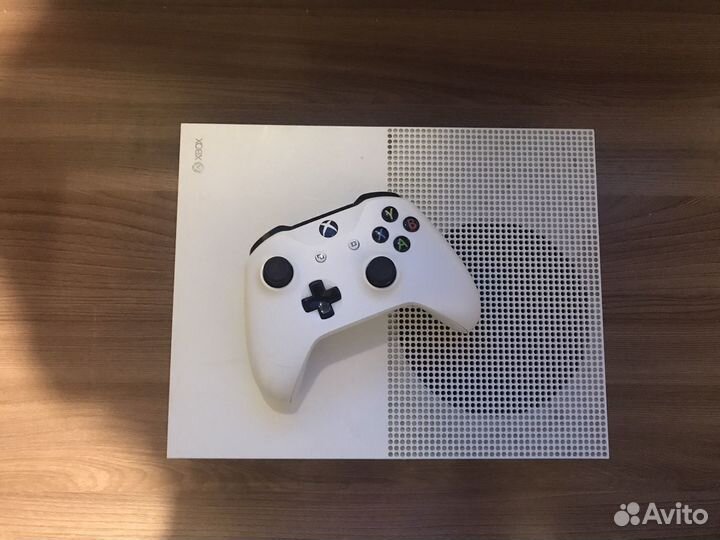 Xbox One s 1tb с играми