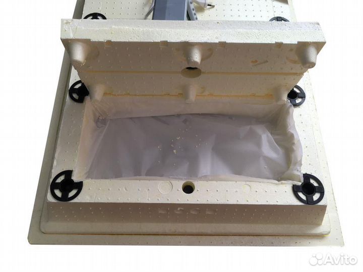 Инкубатор-автомат Золушка с ЖК-экраном 70 яиц