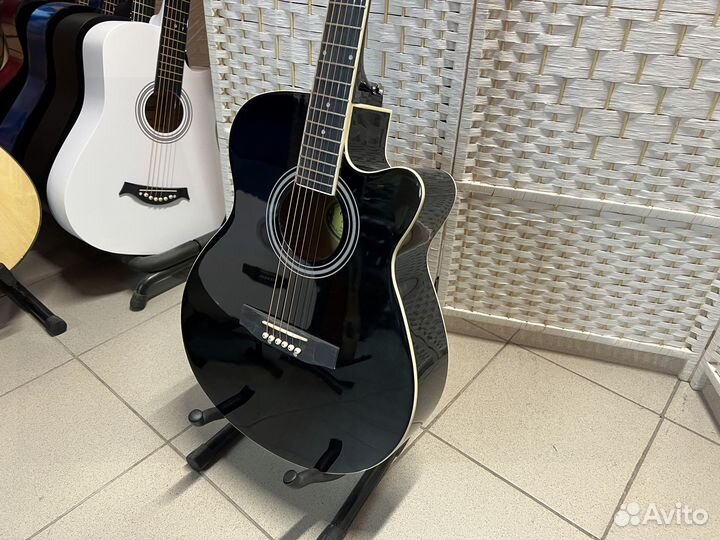 Гитара черная