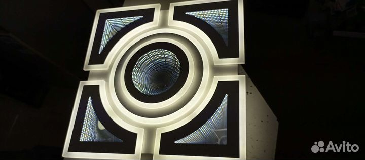 Люстра светодиодная. Новая