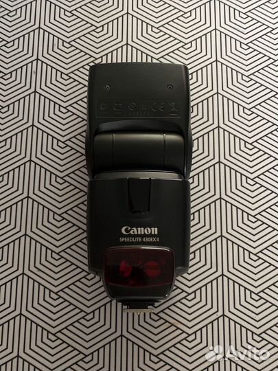 Вспышка камеры Canon SpeedLite 430EX II