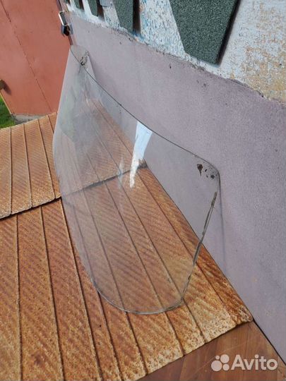 Стекло заднее от москвича.40