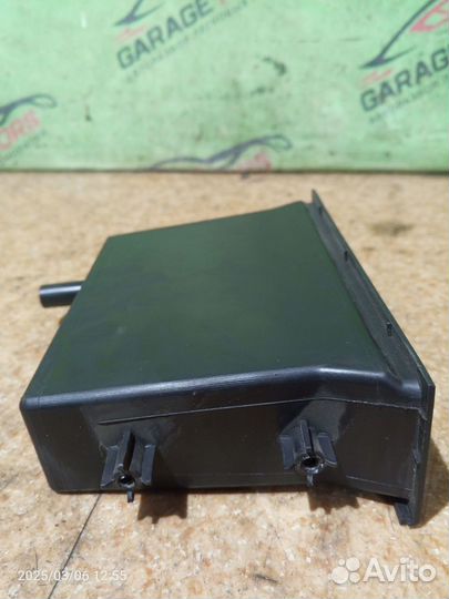 Бардачок консоли Nissan Cefiro A32 1994 VQ20