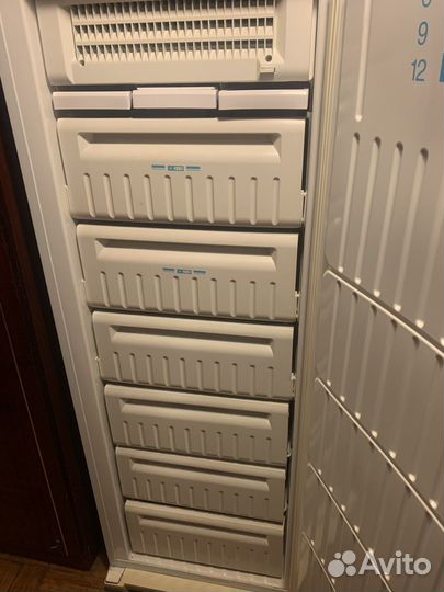 Морозильная камера Stinol106