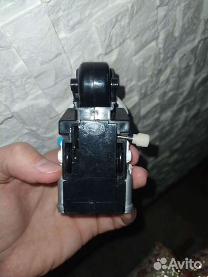 Полицейский на мотоцикле (заводной)