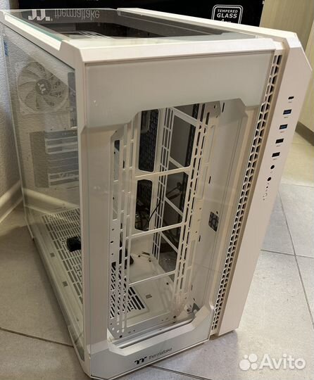 Корпус thermaltake view 51 white