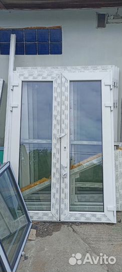 Дверь пластиковая входная 208 выс, 148 см ш, новая