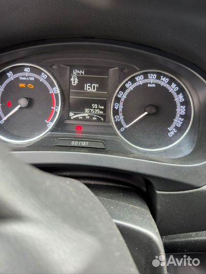 Skoda Rapid 1.6 МТ, 2019, 300 000 км