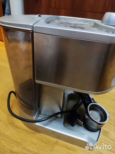 Кофеварка рожковая delonghi