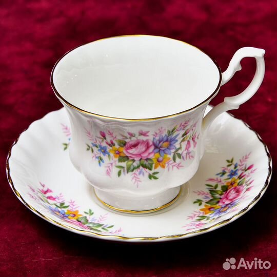 Фарфоровая чайная пара