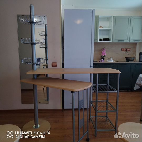 Барная стойка и 2 стула