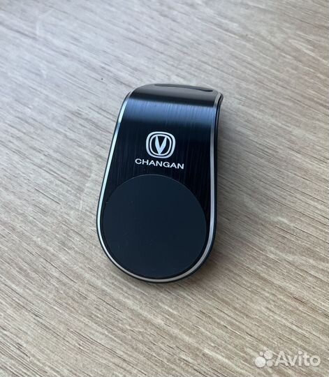 Магнитный держатель для смартфонов changan