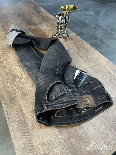 Джинсы armani