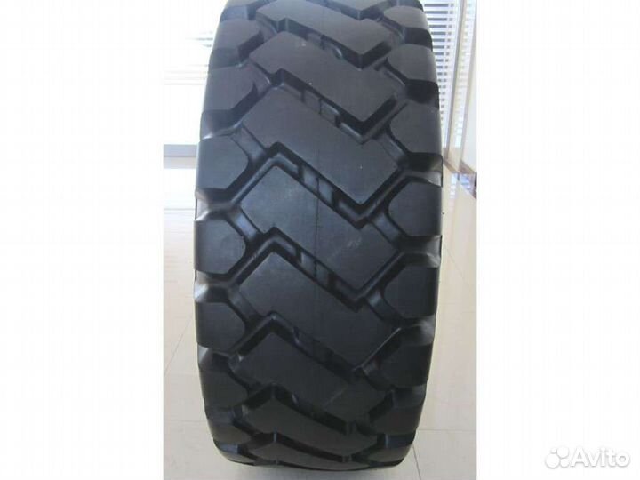 Шина для фронтальных погрузчиков 17.5-25 16PR naaa