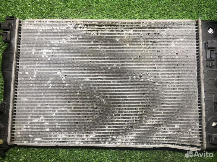 Радиатор охлаждения двигателя Chevrolet Cruze