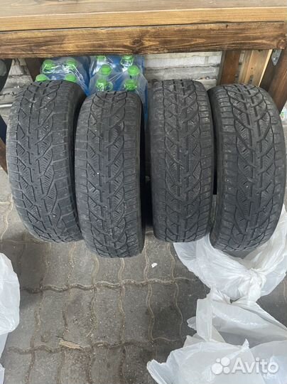 Tigar Winter 215/60 R16