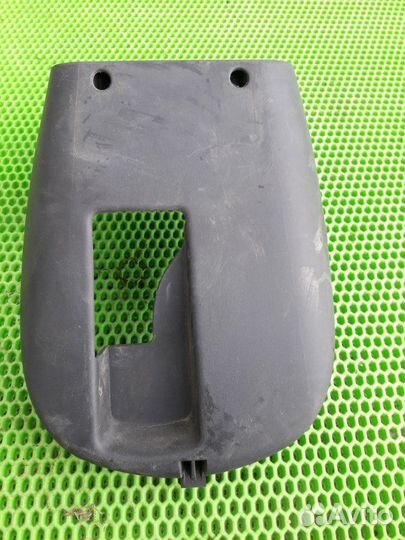 Подрулевой кожух LADA Largus К7М 2012