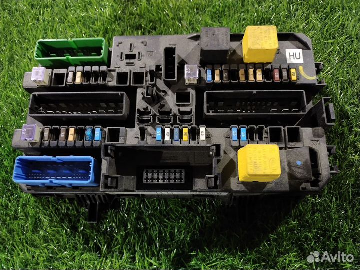 Блок предохранителей opel Zafira (B) II