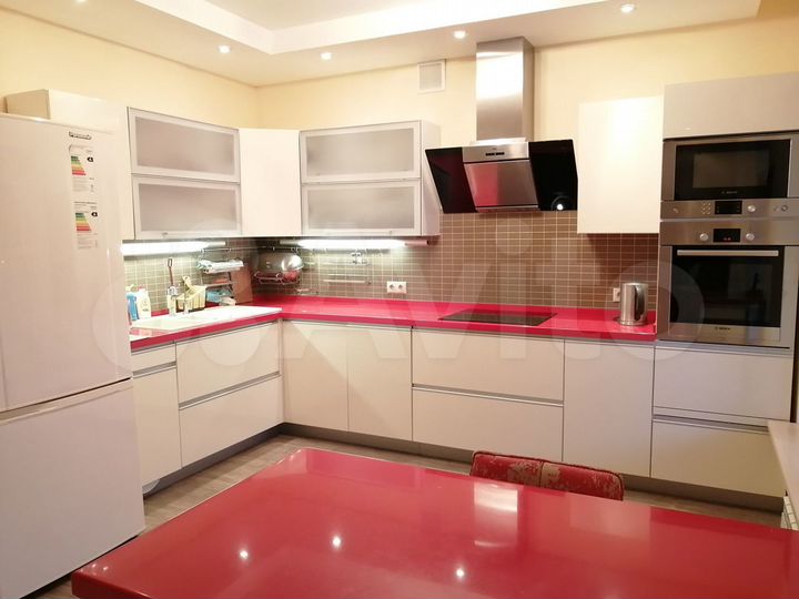 2-к. квартира, 56 м², 8/9 эт.