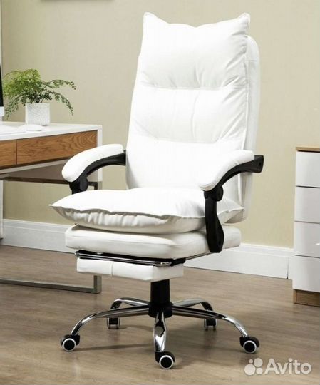 Компьютерное кресло руководителя комфорт