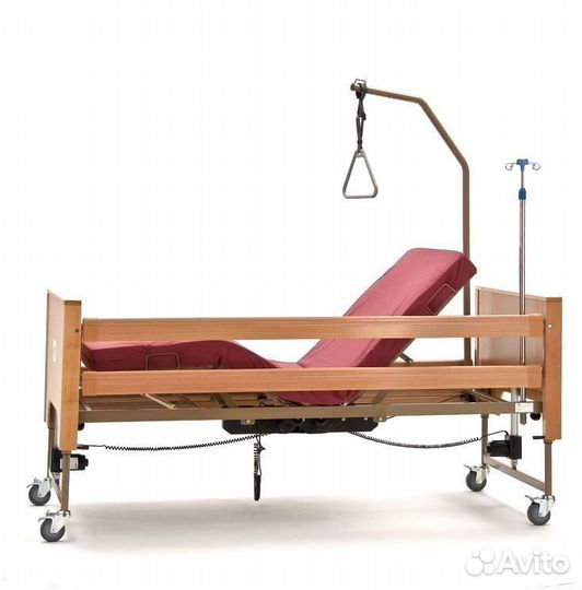 Медицинская кровать для инвалидов
