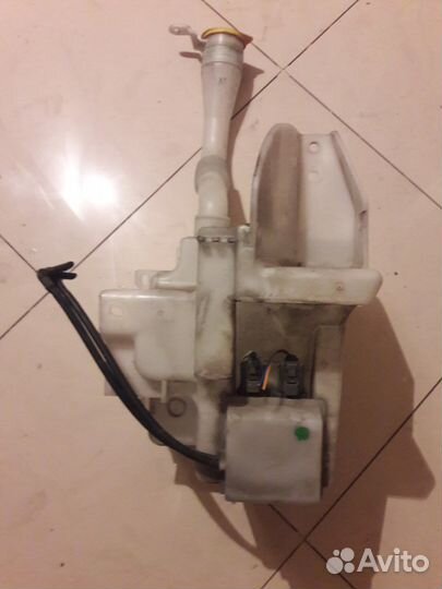 Бачок омывателя для Субару Форестер 2005 - 2007 г