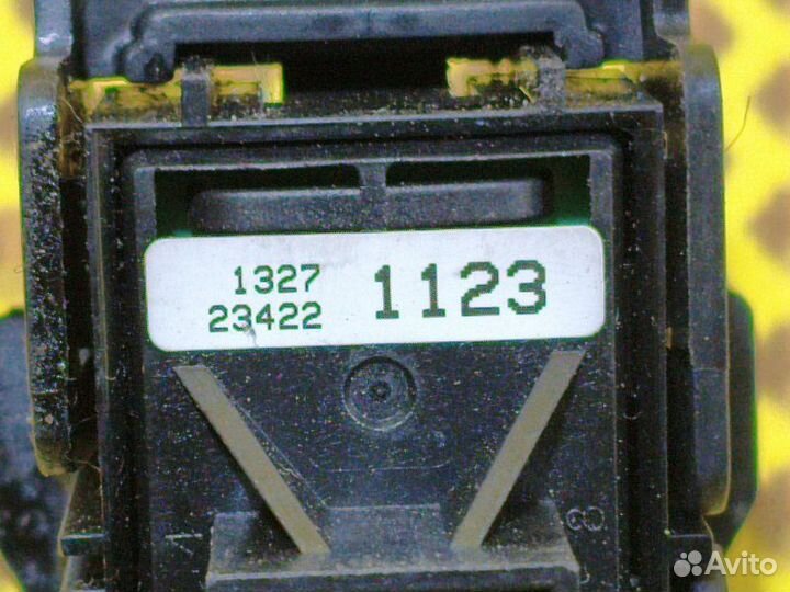 Кнопка стояночного тормоза Opel Insignia JT69