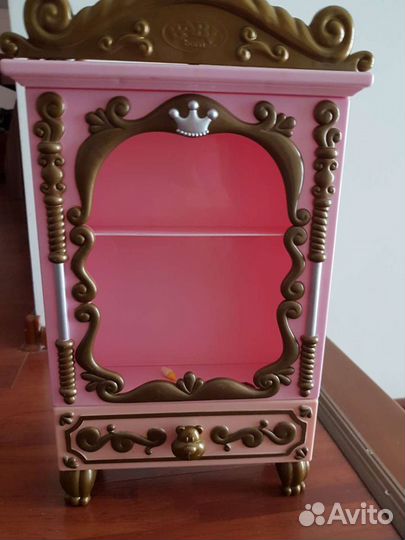 Детский кукольный шкаф