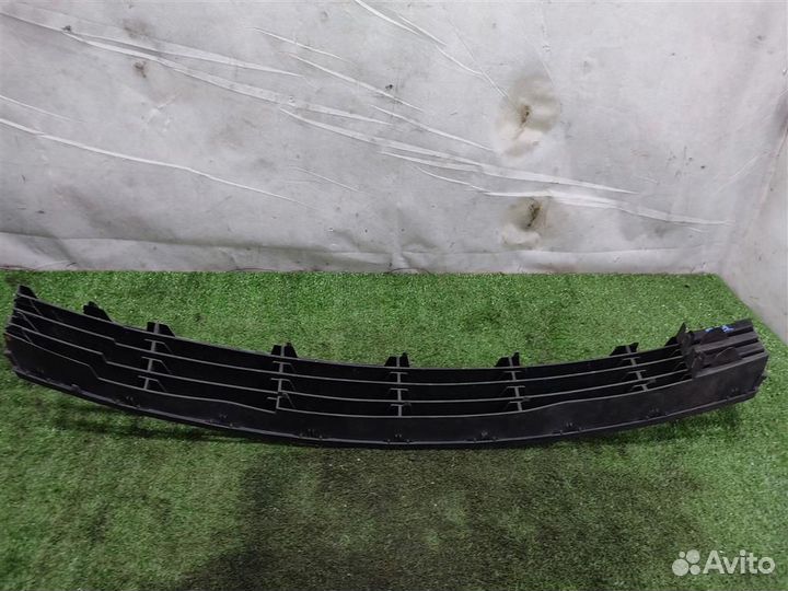 Решетка в бампер центральная Renault Clio 3 2006