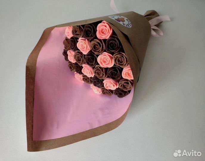 Букет - 29 Роз из Трёх Видов Шоколада