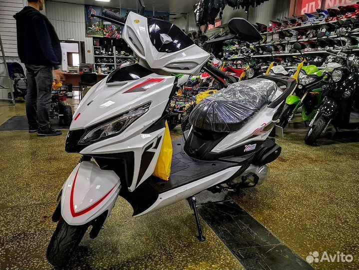 Скутер X-motors city