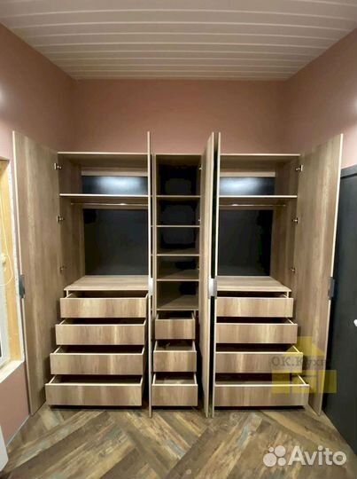 Шкаф распашной