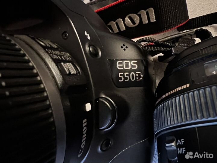 Зеркальный фотоаппарат Canon EOS 550D