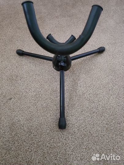 Стойка для саксофона