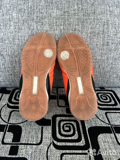 Футбольные бутсы кроссовки кеды