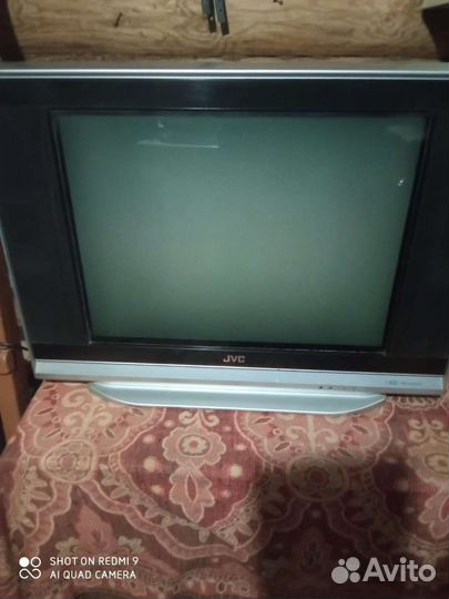 Телевизор бу JVC