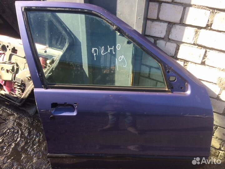 Дверь передняя правая Renault 19