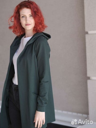 Женская мантия с капюшоном